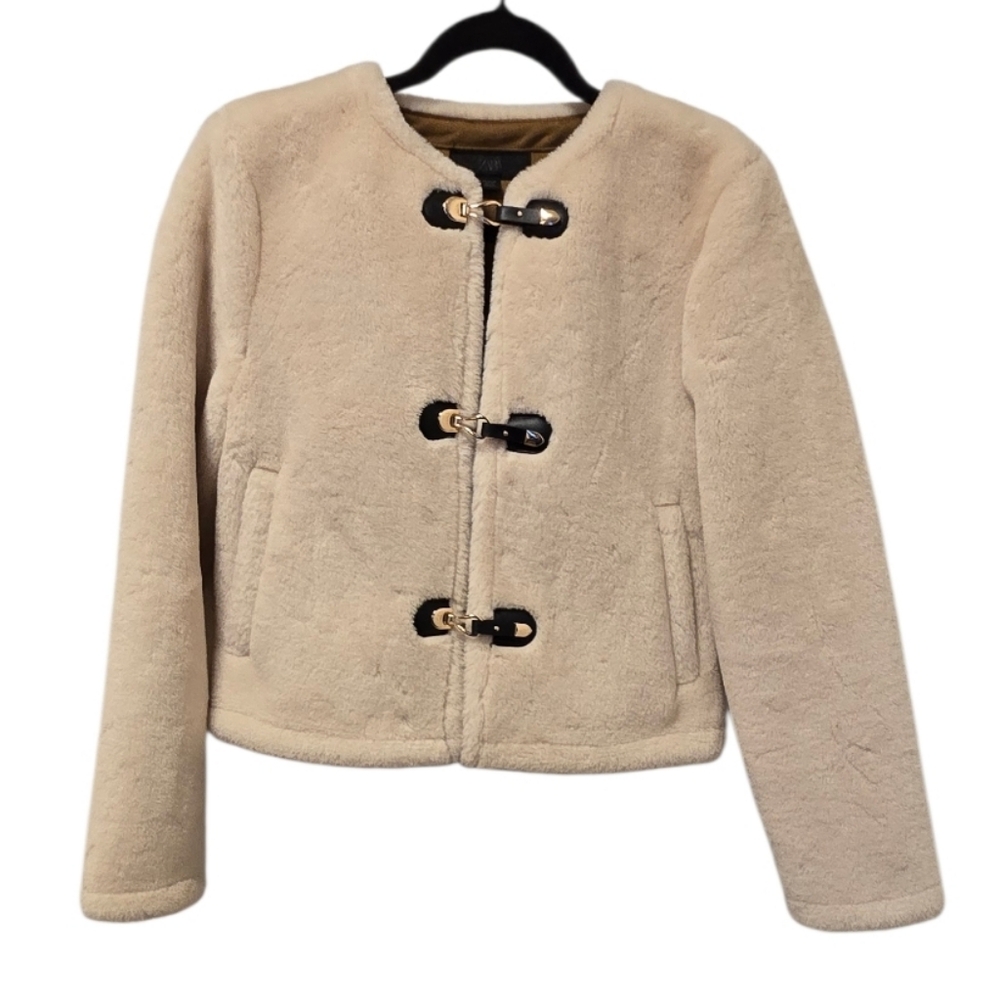 Zara Faux Fur Shearling Cropped Women's Jacket With Toggle Closure